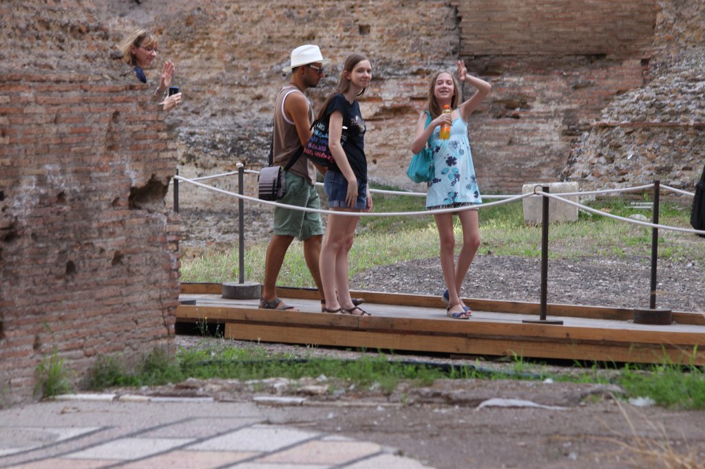 IMG_6933.JPG - Naomi & Evelyn in the  Baths of Caracalla 