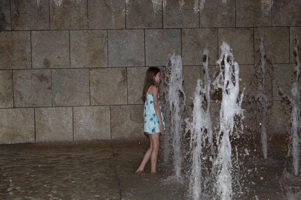 IMG_7048.JPG - Naomi in the fountain