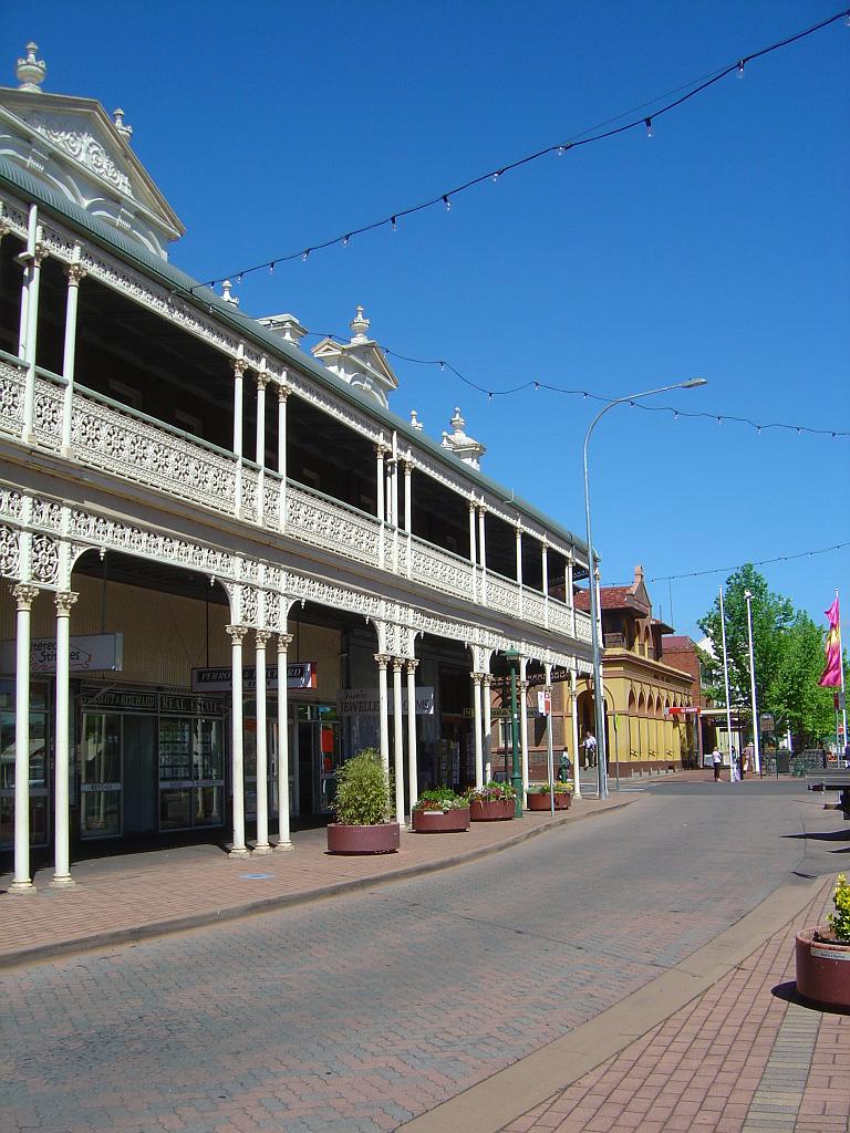 DSC03024.JPG - Imperial Hotel, Faulkner Street and Beardy Street, Armidale NSW Australia
