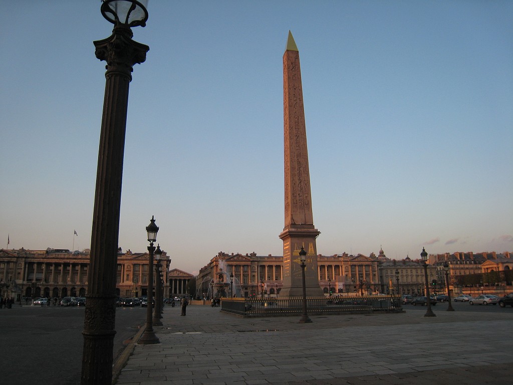 IMG_5602.JPG - Obelisk of Luxor in the evening sun