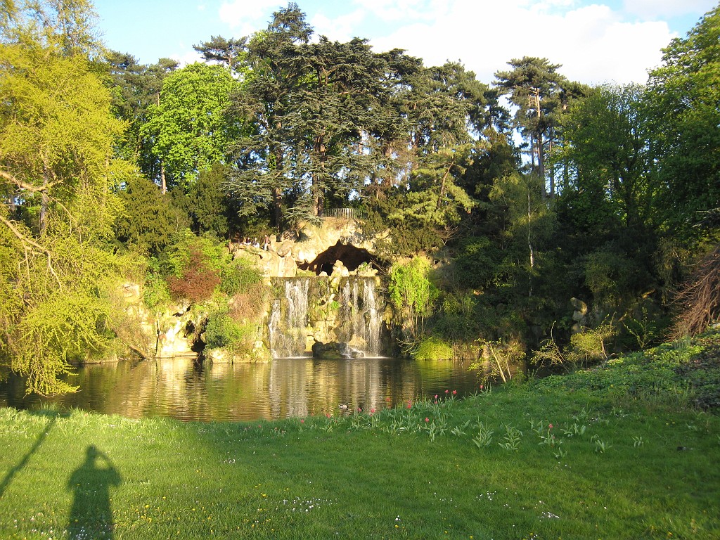 IMG_5759.JPG - Grande Cascade in the park Bois de Boulogne ( http://en.wikipedia.org/wiki/Bois_de_Boulogne )