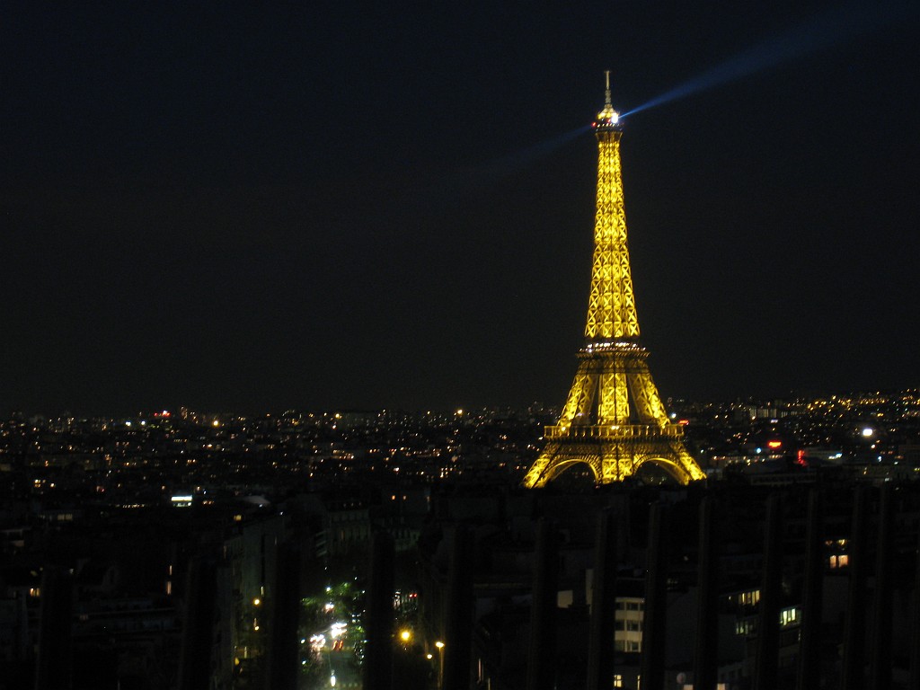 IMG_5805.JPG - Tour Eiffel ( http://en.wikipedia.org/wiki/Eiffel_Tower ) at night