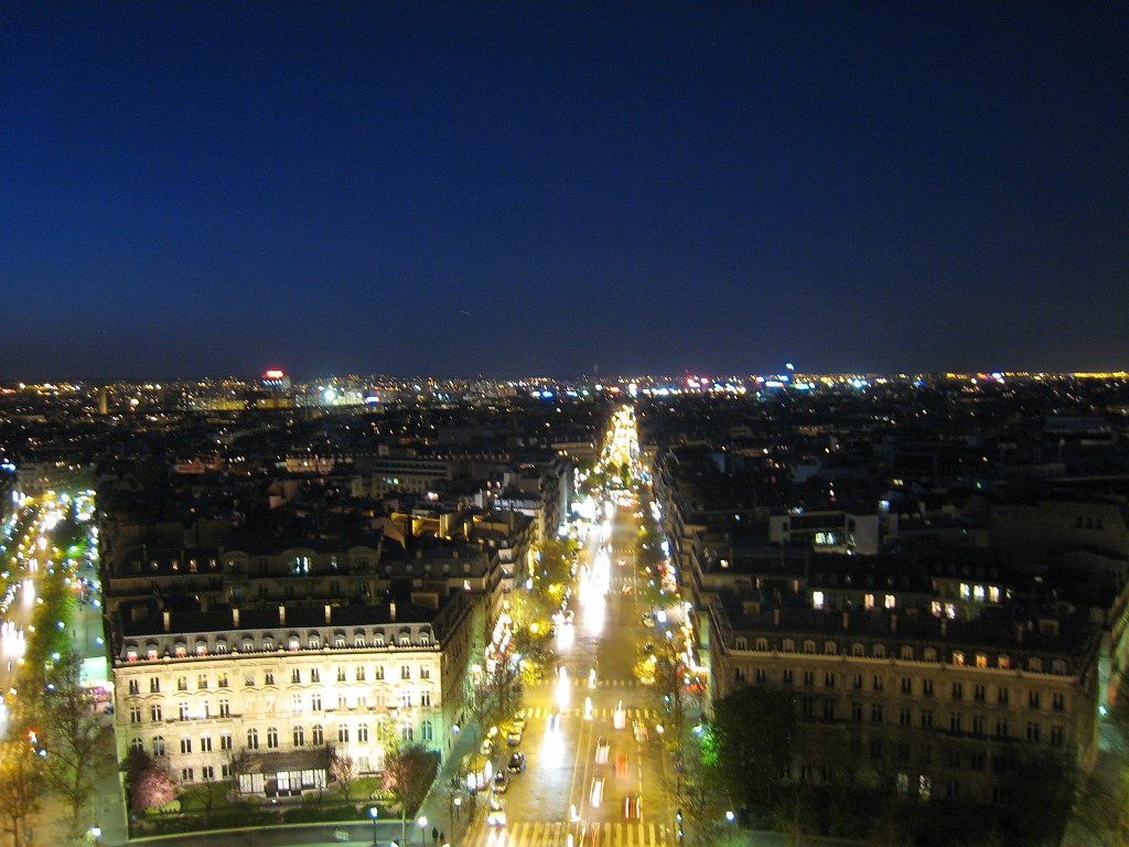 IMG_5813.JPG - Avenue de Wagram and blue hour sky over Paris ( http://en.wikipedia.org/wiki/Paris )