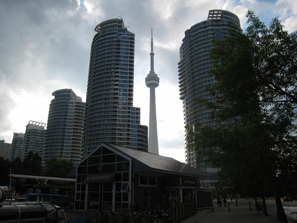 IMG_6972.JPG - CN Tower from Harbour Square