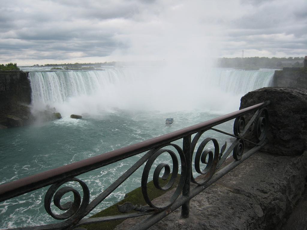 IMG_7097.JPG - Niagara Horseshoe Falls from the Canadian bank