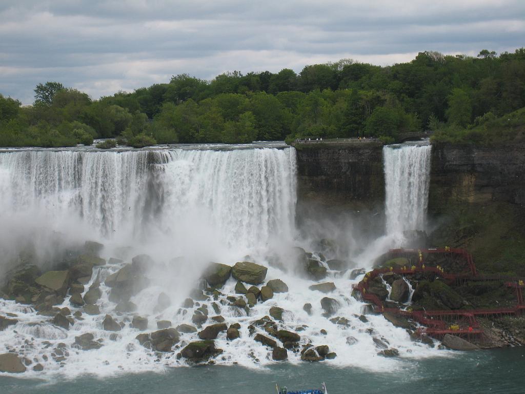 IMG_7104.JPG - Bridal Veil & Niagara Falls