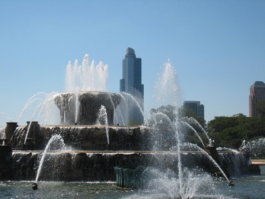 IMG_8886.JPG - Buckingham Fountain