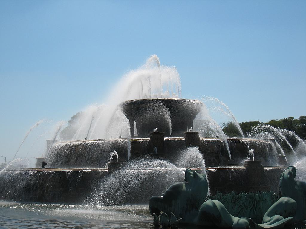 IMG_8887.JPG - Buckingham Fountain