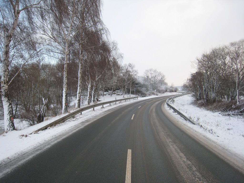 IMG_0252.JPG - Road with snow