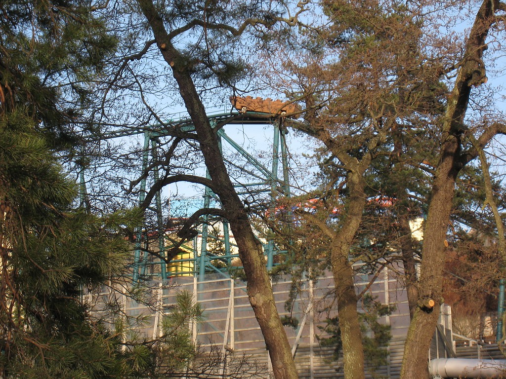 IMG_0726.JPG - Linnanmäki amusement park ( http://en.wikipedia.org/wiki/Linnanm%C3%A4ki )