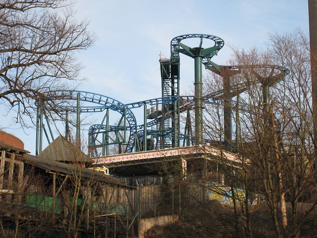 IMG_0727.JPG - Linnanmäki amusement park ( http://en.wikipedia.org/wiki/Linnanm%C3%A4ki )