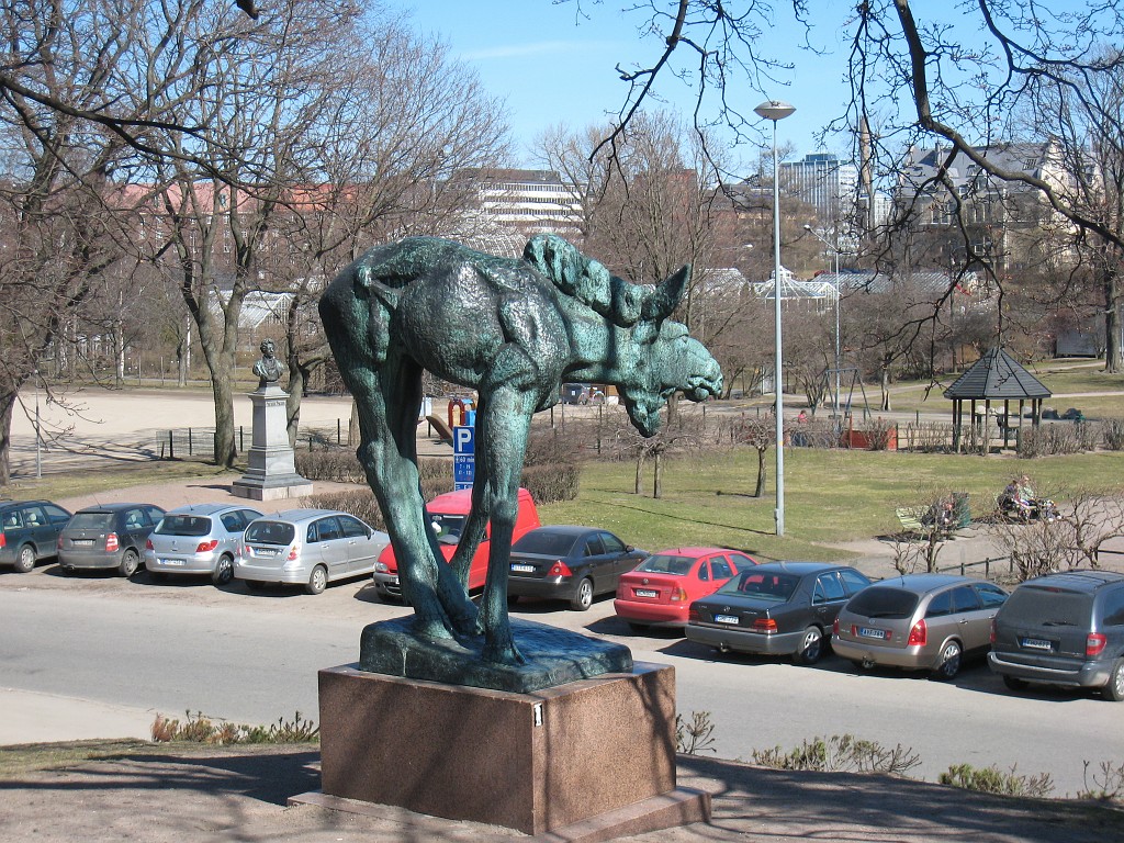 IMG_1122.JPG - Monument near the Helsinki Botanic Garden ( http://en.wikipedia.org/wiki/University_of_Helsinki_Botanical_Garden )