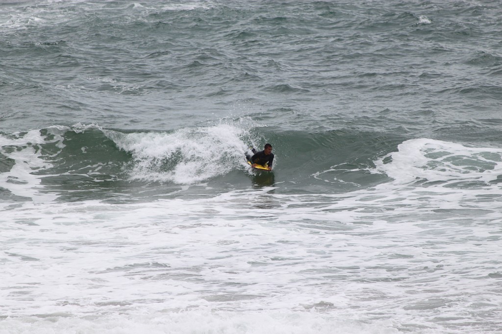 IMG_1711.JPG - Surfer at Kynance Cove  http://en.wikipedia.org/wiki/Kynance_Cove 