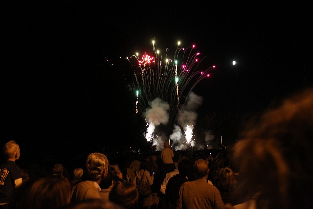 IMG_2846.JPG - Fireworks at end of Laternenfest 2009 in Bad Homburg