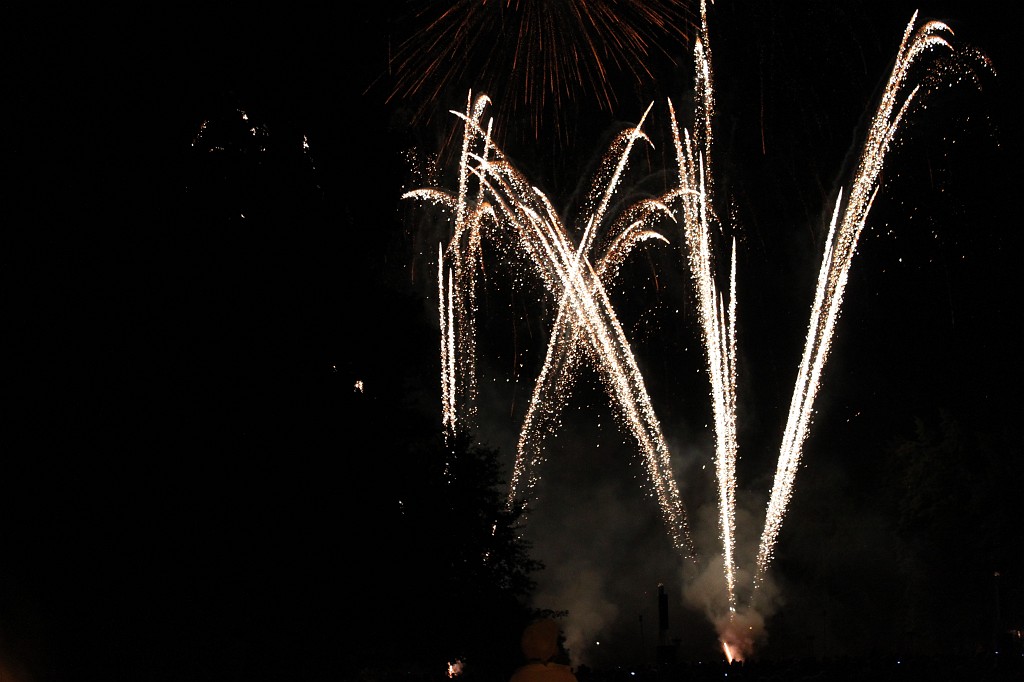 IMG_2867.JPG - Fireworks at end of Laternenfest 2009 in Bad Homburg