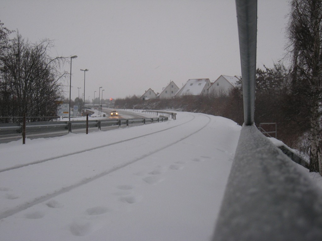 X_IMG_1967.JPG - Snow on the Taunusbahn tracks