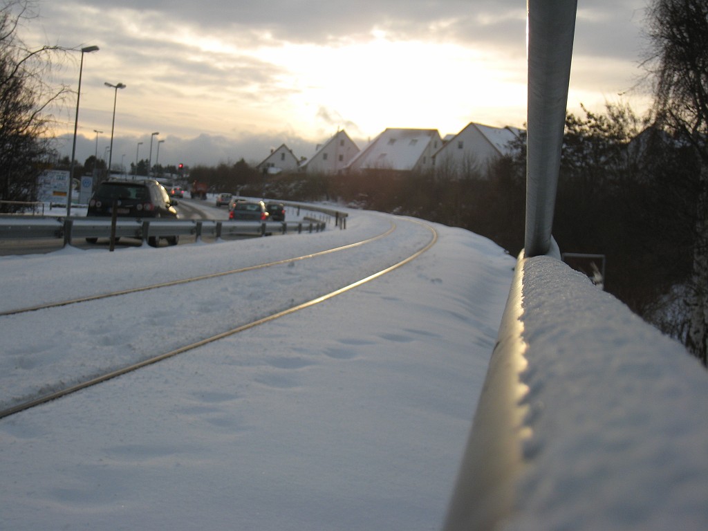 X_IMG_1982.JPG - Snow on the Taunusbahn tracks in the morning