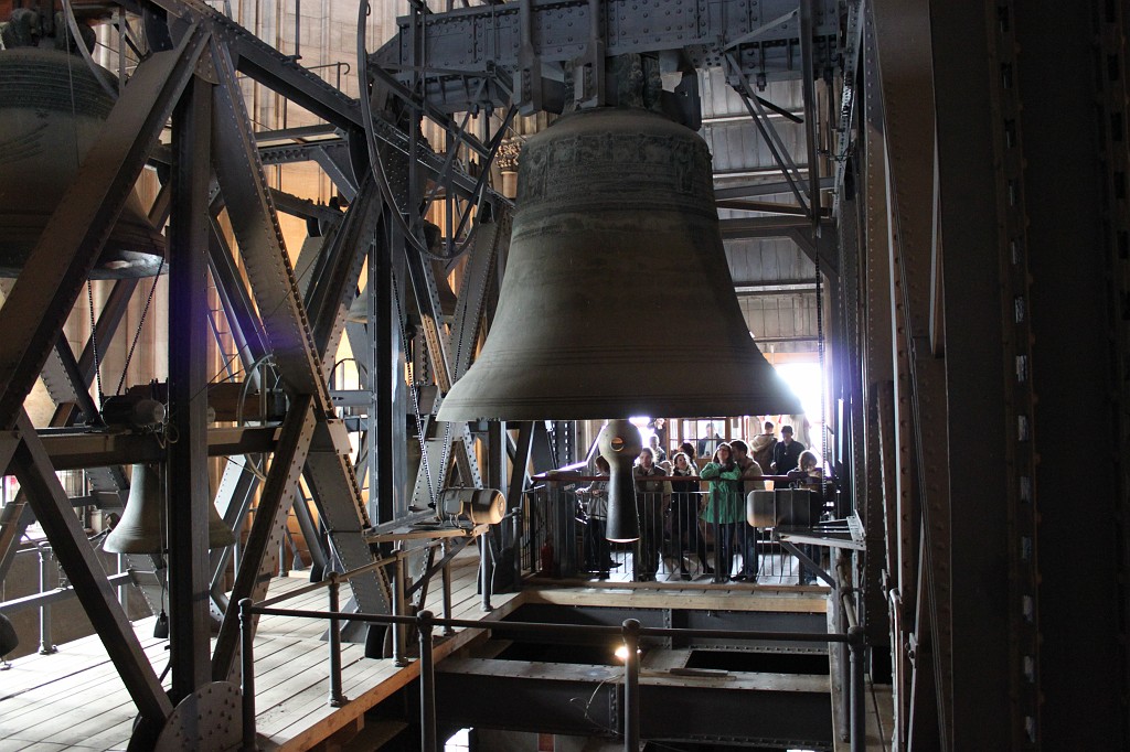 IMG_5133.JPG - Cologne Cathedral Bell  http://en.wikipedia.org/wiki/Cologne_Cathedral 