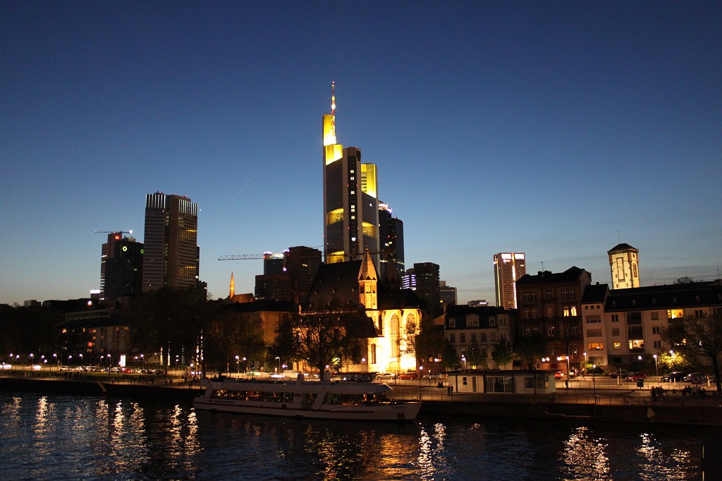 IMG_5377.JPG - Frankfurt Skyline at night  http://en.wikipedia.org/wiki/Frankfurt_am_Main 