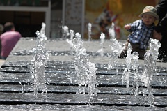 Mauritius plaza fountain