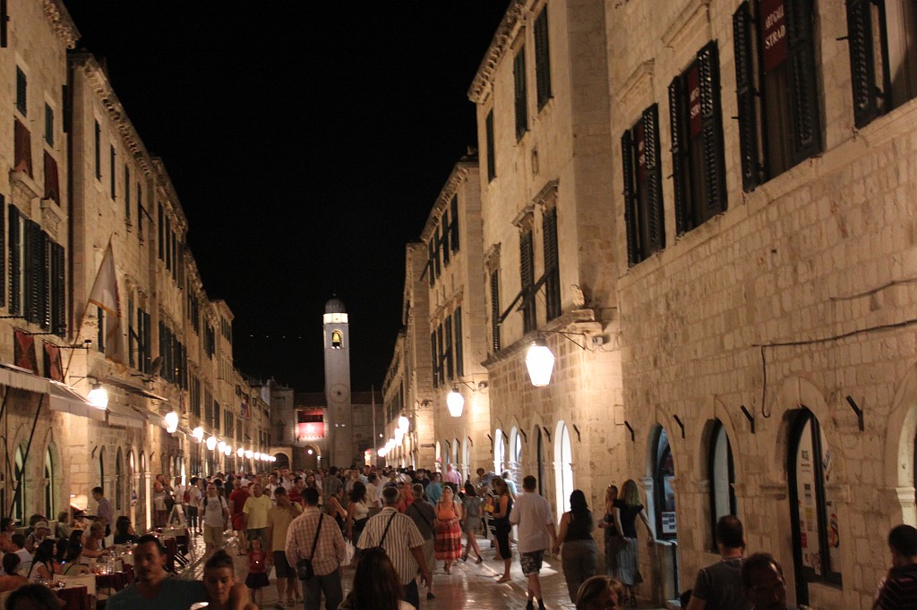 IMG_7217.JPG - Placa (Stradun), the main street of Dubrovnik's Old City  http://en.wikipedia.org/wiki/Dubrovnik 