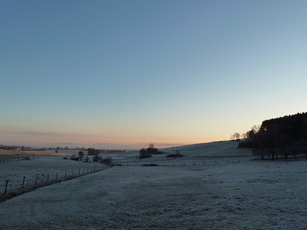 P1020269.JPG - Hoar frost and morning fog
