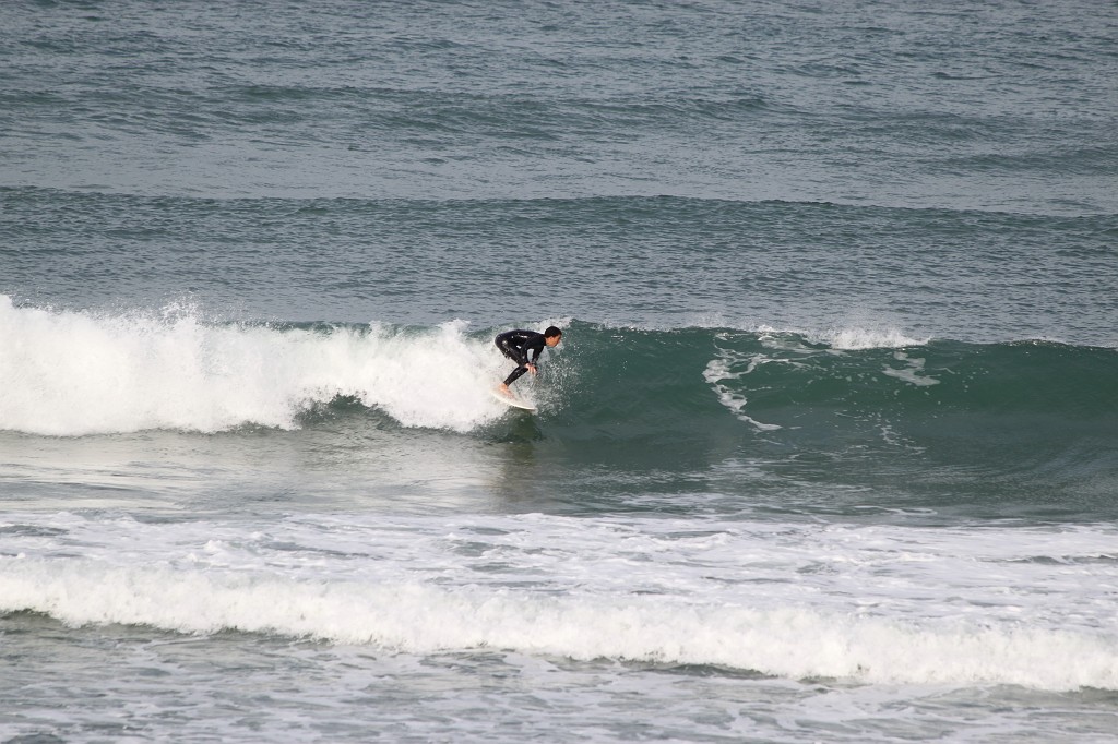 IMG_0109.JPG - Surfer on the beach