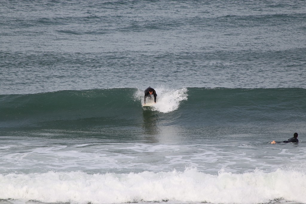 IMG_0119.JPG - Surfer on the beach