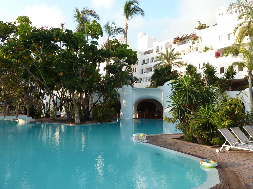 P1030868.JPG - Hotel Jardin Tropical  http://www.jardin-tropical.com/  pool