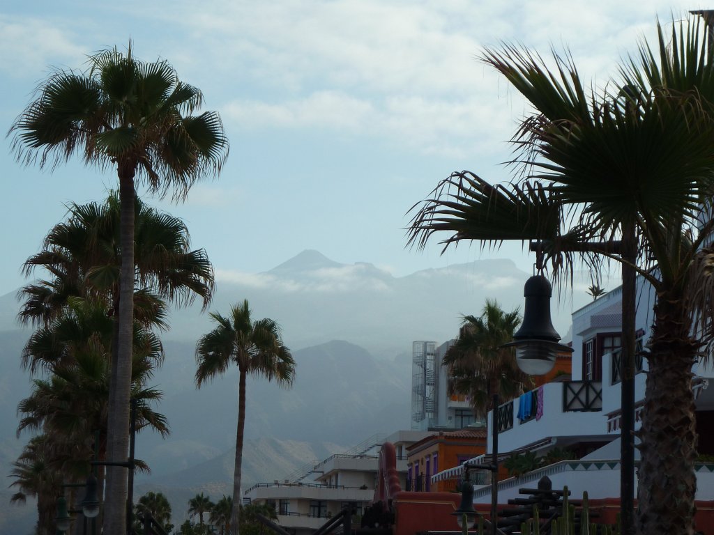 P1040038.JPG - The mountains of Tenerife  http://en.wikipedia.org/wiki/Tenerife 