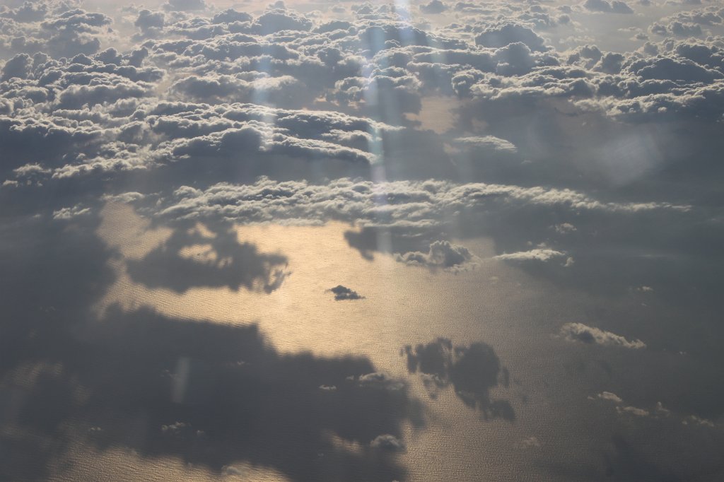 IMG_7221.JPG - Clouds and sea
