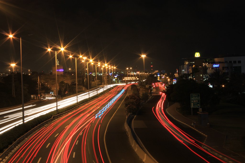 IMG_8711.JPG - Freeway 2 to Tel Aviv at night