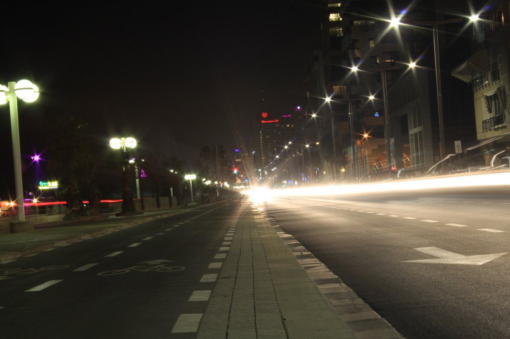 IMG_8967.JPG - Retsif Herbert Samuel street at night