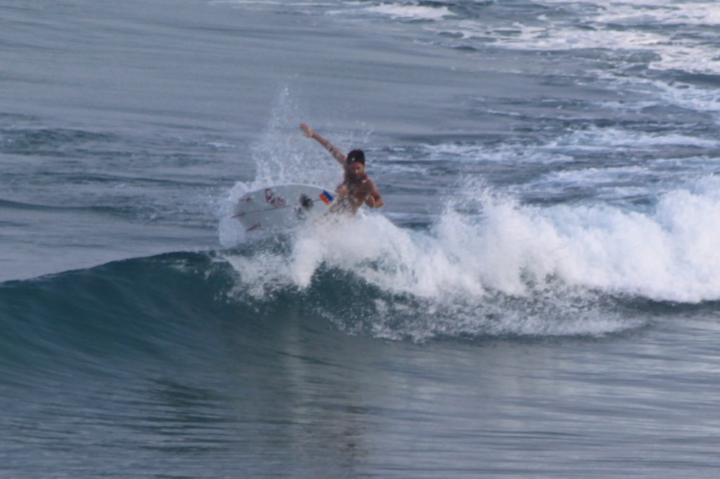 IMG_8995.JPG - Surfer