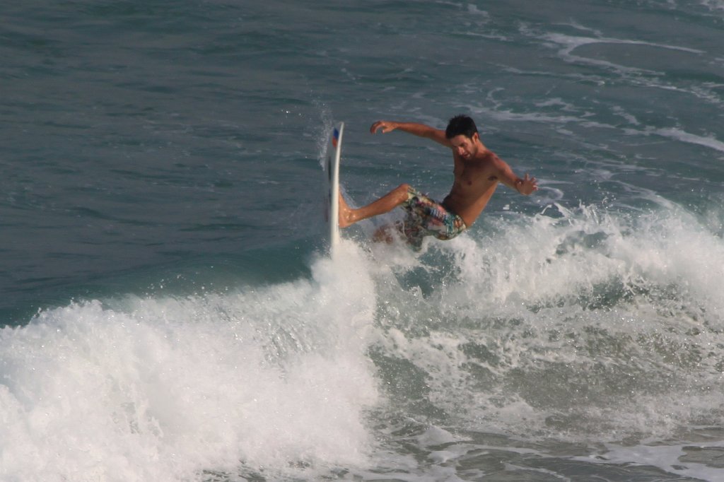 IMG_9044.JPG - Surfer
