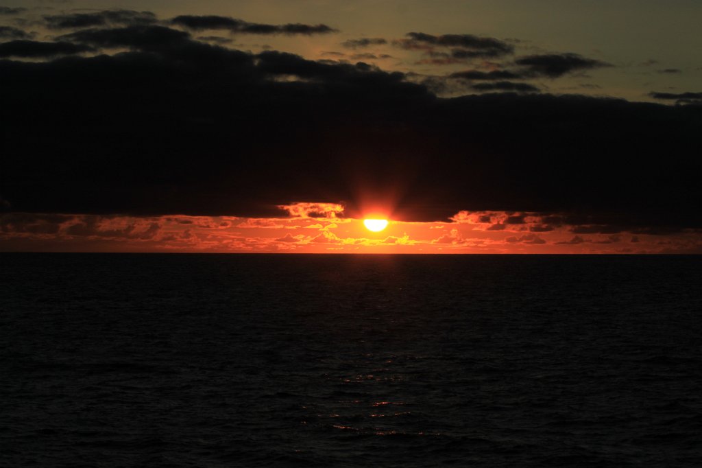 IMG_9812.JPG - Sunset on sea