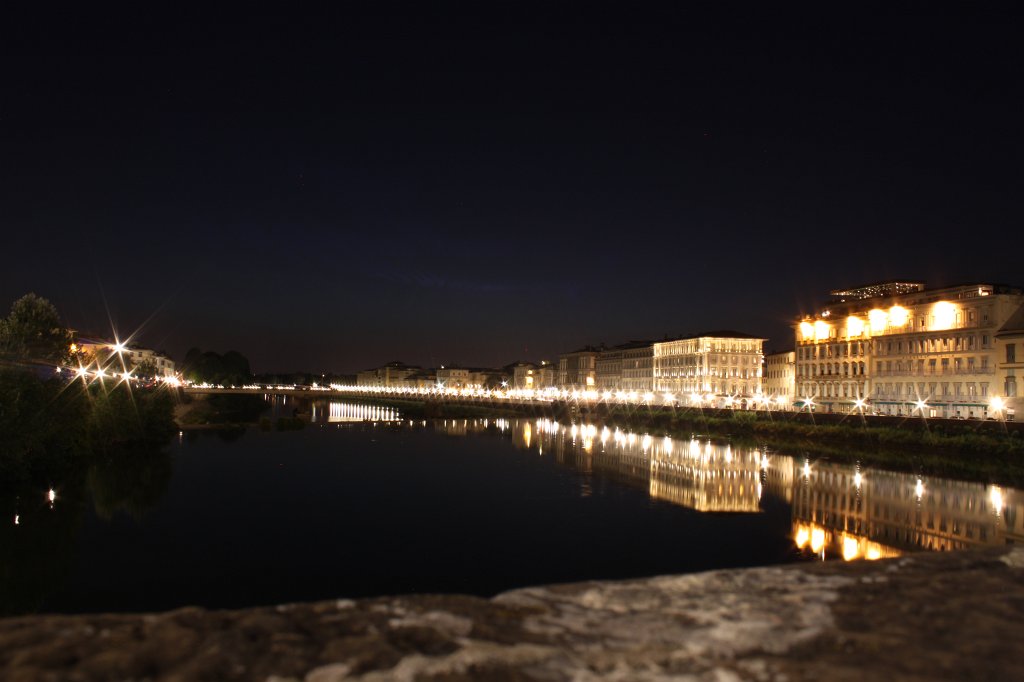 IMG_5587.JPG -  Arno river  in  Florence  at night