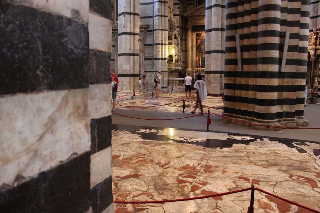 IMG_6233.JPG - Inside the  Duomo di Siena 