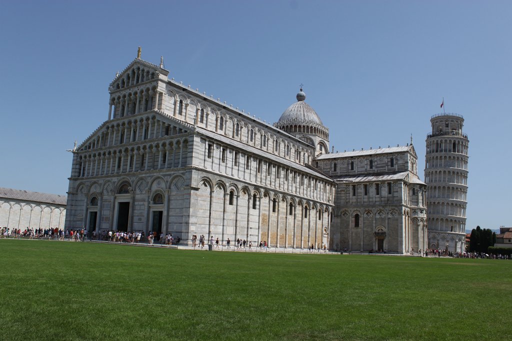 IMG_6355.JPG -  Cathedral  and  Leaning Tower  of  Pisa 