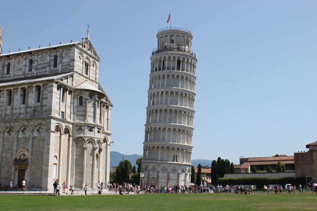 IMG_6357.JPG -  Leaning Tower  and  Cathedral  of  Pisa 