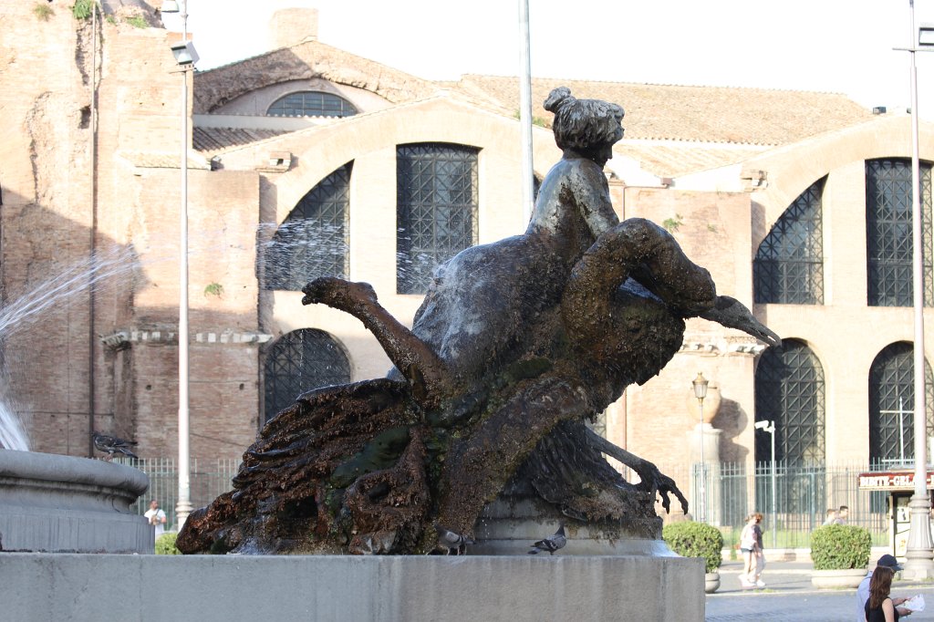 IMG_6457.JPG - The  Fountain of the Naiads  on  Piazza della Repubblica 