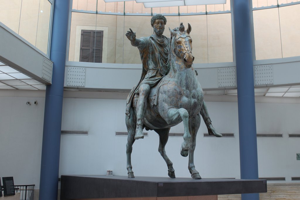 IMG_7303.JPG - Original of the  equestrian statue of Marcus Aurelius  in the Original of the equestrian statue of Marcus Aurelius in the  Capitoline Museums 