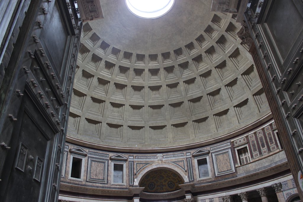 IMG_7378.JPG - Inside the  Pantheon 