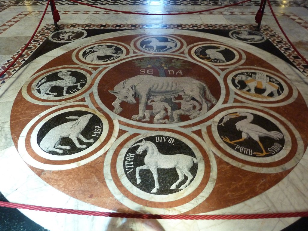 P1100289.JPG - Nice floor inside the  Duomo di Siena 
