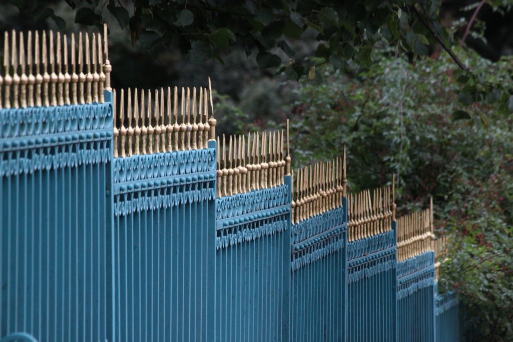 IMG_8143.JPG - Palace fence in Bad Homburg