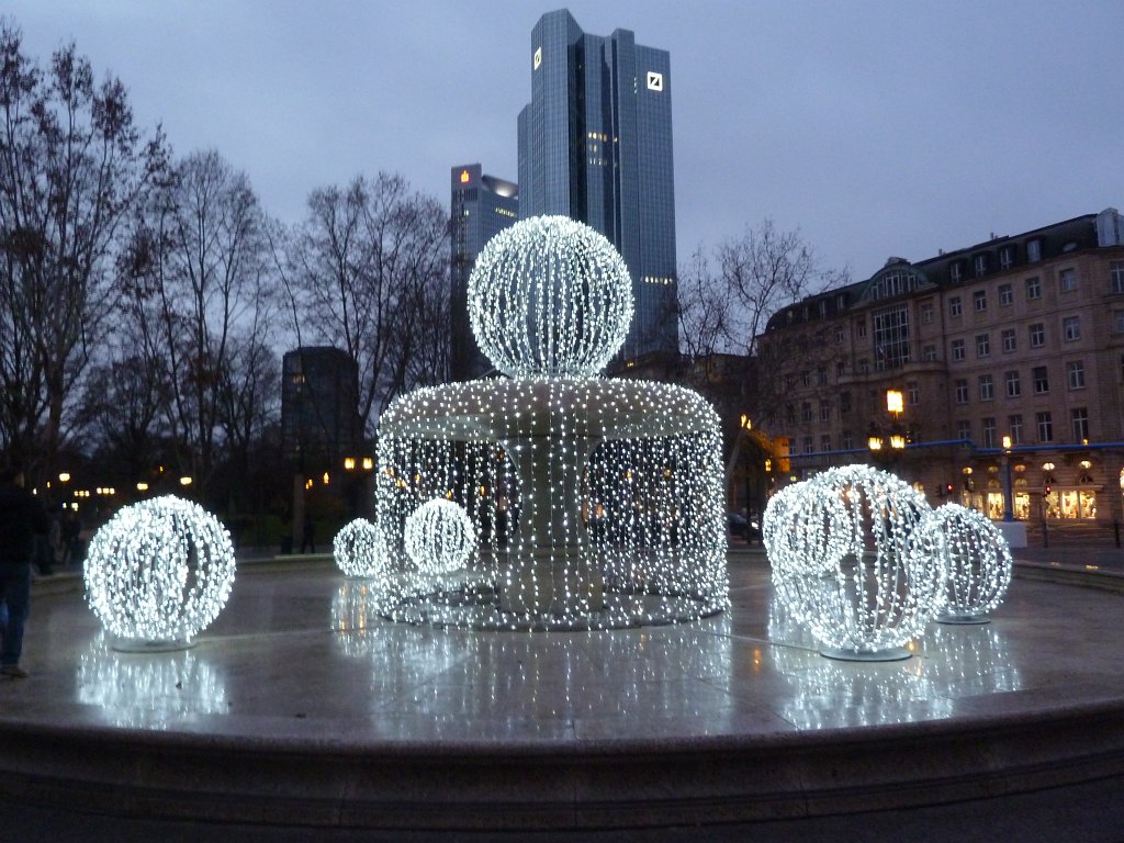 P1110317.JPG - christmas lights on the fountain at the Opernplatz