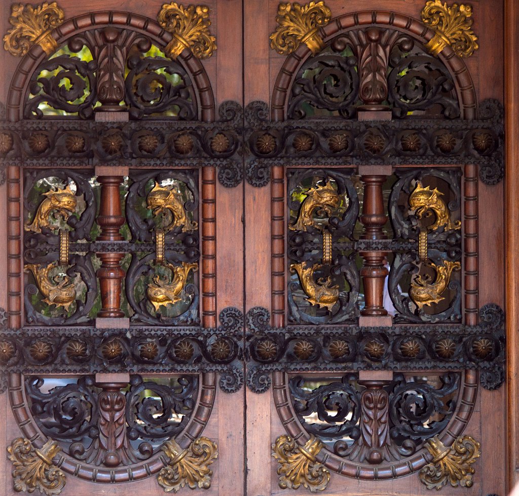IMG_4349_c.jpg - Doors at the Palau del  Parlament de Catalunya 