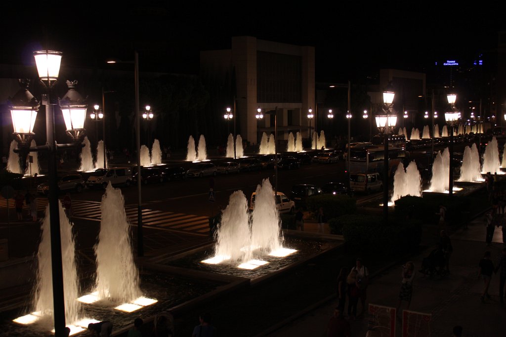 IMG_4929.JPG - Fountains of the  Avinguda de la Reina Maria Cristina 