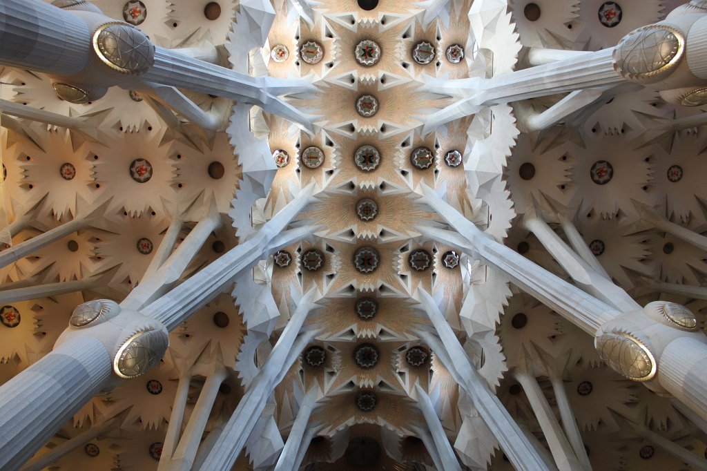 IMG_5422.JPG - Basílica i Temple Expiatori de la  Sagrada Família  - Ceiling