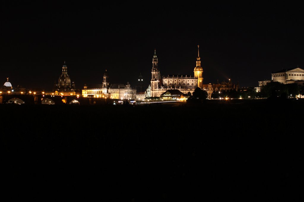 IMG_3394.JPG -  Dresden  at night
